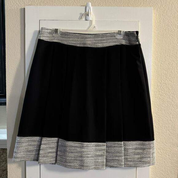 KARL LAGERFELD BOX PLEATED A-LINE SKIRT Tweed Trim Size 8 - Picture 2 of 7